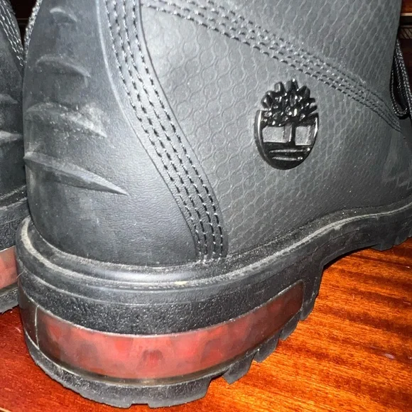 Timberland Helcor Mens Black Waterproof Boots
Excellent Condition… Scuff proof.. - Picture 5 of 6